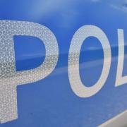 Ein 41-jähriger aus Köln hat die Polizei in Neuburg am Mittwoch auf Trab gehalten. Erst hat er einen Pullover gestohlen, dann hat er sich in einem Supermarkt auch noch ausgezogen.