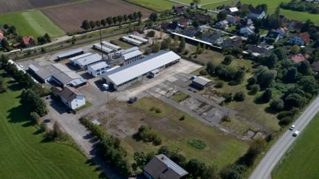 Das Gelände der ehemaligen Zaunfabrik in Kaltenberg ist rund 3,5 Hektar groß. Dessen zukünftige Nutzung beschäftigte nun wieder einmal den Geltendorfer Gemeinderat. Der hatte nach der Präsentation durch Eigentümer und Gutachter noch einige offene Fragen. 
