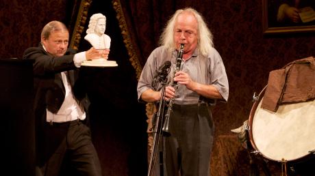 Gogol & Mäx, das sind Christoph Schelb und Max-Albert Müller, bei ihrem Auftritt im Landsberger Stadttheater.