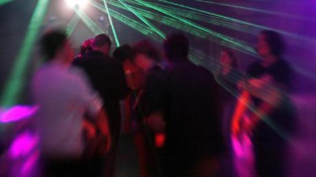 Bayerns Regierungskoalition will das Tanzverbot vor stillen Feiertagen lockern.