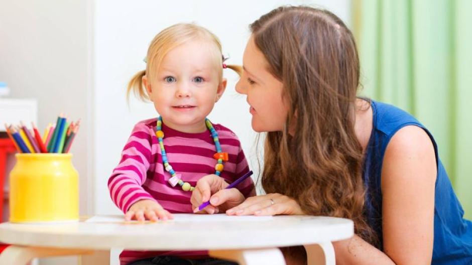 12 Vorschläge, wie Sie Vertrauen zu Ihrem Babysitter-Kind aufbauen