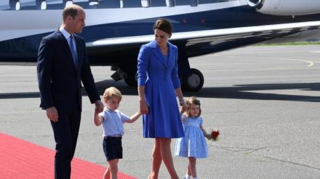 William und Kate mit ihren Kindern George und Charlotte im Juli in Berlin. Das Paar erwartet ein drittes Kind, wie der Kensington Palast am Montag vermeldete. 