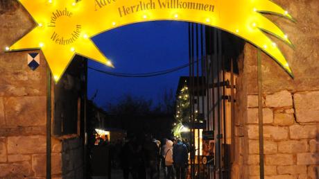 Der Stern weist den Weg zum Adventsmarkt in Nassenfels.