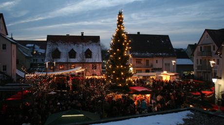 Lichter und Leckereien: Mit seinem heimeligen Flair gehört der Dietenheimer Weihnachtsmarkt nicht nur zu den schönsten Weihnachtsmärkten der Region, er ist auch einer der ältesten.