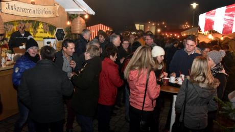 Wie schon in all den vergangenen Jahren werden sich die Besucher des Weihnachtsmarktes der Wirtschaftsvereinigung Aschberg auch in diesem Jahr am Wochenende vor Weihnachten auf ihr großes Familienfest einstimmen.