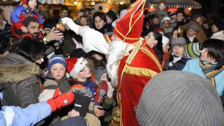 Der Nikolaus wird am Samstag und Sonntag vor Weihnachten den WVA-Weihnachtsmarkt beim Mehrgenerationenhaus in Weisingen besuchen.