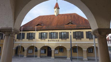 Fast 200 Jahre alt ist das historische Rathaus in Dietenheim. In diesem Jahr sollen die Sanierungsarbeiten an dem denkmalgeschützten Gebäude beginnen.