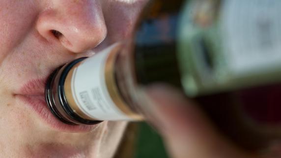 Medizin: Immer mehr Frauen trinken Alkohol