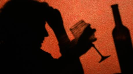 Eine 13-Jährige erlitt in Langenhaslach eine Alkoholvergiftung (Symbolbild).