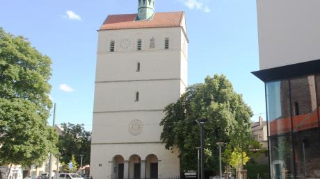 Die evangelische Kirche St. Johannes wird in den nächsten Jahren zum Zentrum der Diakonie. Für die Gemeinde wird es darin weiterhin Räume geben. Rechts ist das Diözesanarchiv zu sehen. 	
