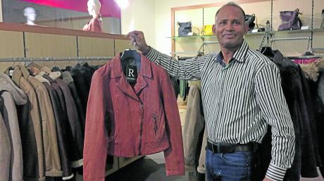 Bislang war Jamil Khan als Importeur von Lederbekleidung tätig. Jetzt betreibt er auch ein Einzelhandelsgeschäft in der Jakobervorstadt.  	