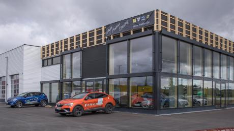 Das neue Autohaus Nadler ist im Eresinger Gewerbegebiet beheimatet.	 