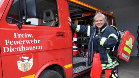 Karina Bauer, 24 Jahre alt, engagiert sich bereits seit rund zehn Jahren bei den Feuerwehren in Dienhausen und Denklingen und ist auch für die „Helfer vor Ort“ oft im Einsatz.  	