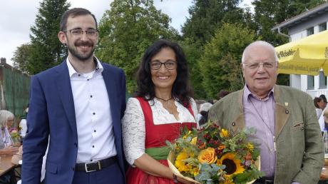 Reichlings Bürgermeister Johannes Leis mit Altbürgermeisterin Margit Horner-Spindler und Altbürgermeister Manfred Mayr – ihm gratulierte Leis nachträglich zum 80. Geburtstag. 	