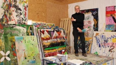 Max Arnheim verwendet an Material „alles, was sich verstreichen lässt“ und liebt die Bildsprache von Joan Miró.  	