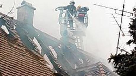 Brand / Hausbrand / Feuerwehr in Kolpingstraße Steppach