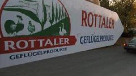 Schild der Rottaler Geflügelprodukte: Die Firma wurde im Fleischskandal genannt.