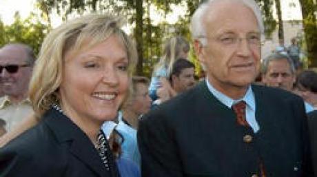 Die Frau an seiner Seite: Beate Merk, die Oberbürgermeisterin von Neu-Ulm, soll künftig neben CSU-Chef Edmund Stoiber die Partei führen. Stoiber selbst hatte die schwäbische Kommunalpolitikerin als stellvertretende Parteivorsitzenden vorgeschlagen.