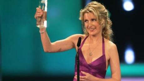 Die Schauspielerin Maria Furtwängler erhält den Deutschen Fernsehpreis in der Kategorie "beste Schauspielerin".