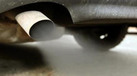 Branchenexperten halten die Schätzungen, wonach sich Autos wegen der neuen EU-Schadstoff-Regeln um bis zu 5000 Euro verteuern werden, für unseriös.