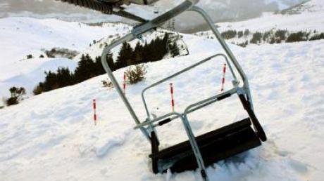 Ein schwerer Föhnsturm könnte die Ursache für das tödliche Seilbahnunglück im Berner Oberland gewesen sein.