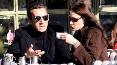 Nicolas Sarkozy und Carla Bruni trinken Tee in Versailles.