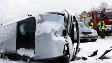 Vor allem in Sachsen kam es witterungsbedingt zu zahlreichen Verkehrsunfällen.