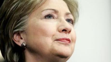 Kandidatin in Verlegenheit: Hillary Clinton hat einen Bosnien-Besuch im Jahr 1996 offenbar als gefährlicher dargestellt, als er tatsächlich war.