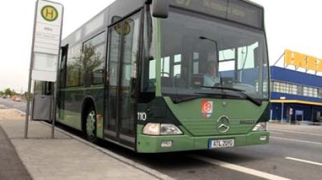 Der Streit zwischen den Gersthofer Verkehrsbetrieben, die grüne Busse einsetzen, und den Augsburger Stadtwerken um die Aufteilung der Einnahmen ist nun vor Gericht gelandet.