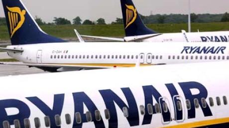 Ein Flugzeug der Ryanair musste in Frankreich aufgrund eines Druckabfalls in der Kabine notlanden.