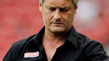 Seine Uhr in Augsburg ust abgelaufen: Trainer Armin Veh wurde entlassen.
