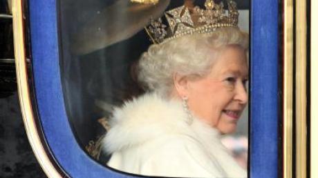 Queen spart sogar am Geschenkpapier