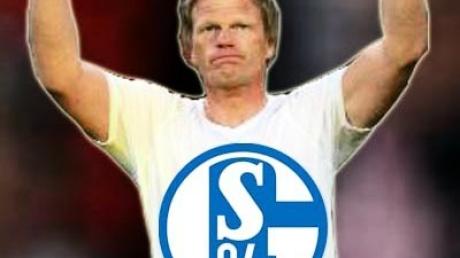 Der FC Schalke 04 ist scheinbar an Oliver Kahn interessiert.