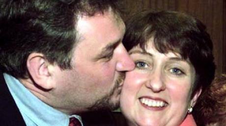 Diese Archivaufnahme zeigt die britische Politikerin Jacqui Smith mit ihrem Mann Richard Timney.