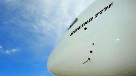 Airbus-Rivale Boeing dank Rüstung mit Gewinnplus
