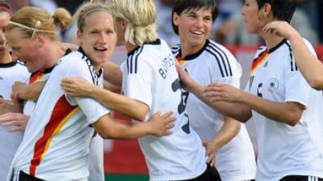 DFB-Frauen siegen im EM-Test 6:0 - Neid nörgelt