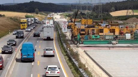 Auch die Baustelle auf der A8 ärgert die Autofahrer. Foto: Schöllhorn