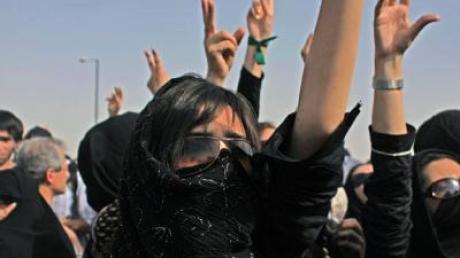 Iran: Erneut Polizeigewalt gegen Demonstranten
