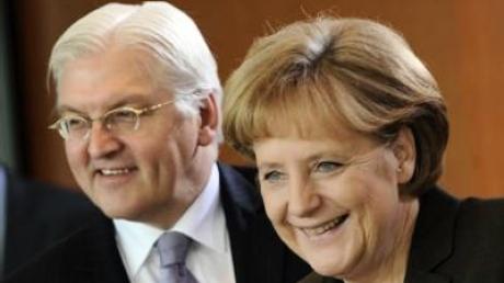 Erster Schlagabtausch zwischen Merkel und Steinmeier