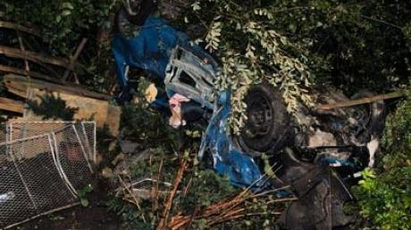 Bei einem schweren Unfall ist am Samstagmorgen in Günzburg ein Autofahrer lebensgefärhlich verletzt worden.