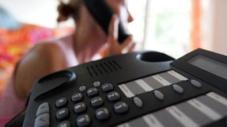 Strafverfolger hören immer mehr Telefone ab
