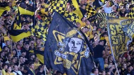 Deutsche Fußball Liga: Fan nimmt Termine an