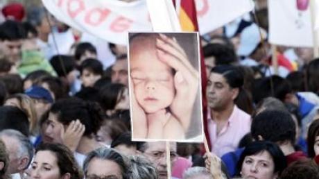 Tausende Abtreibungsgegner demonstrieren in Madrid