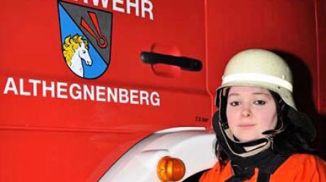 Susanne Herter ist bei der Freiwilligen Feuerwehr Althegnenberg. Bild: Carmen Voxbrunner