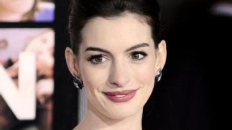 Anne Hathaway trat aus katholischer Kirche aus