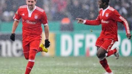 Jüngster Bayern-Profi: Alaba löst Kroos ab
