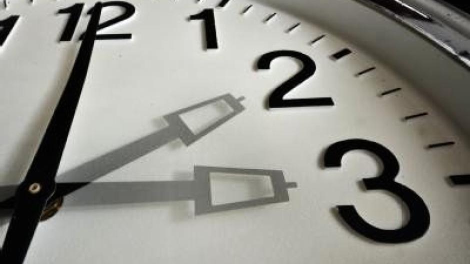 Uhr umstellen: Sommerzeit 2012: Die wichtigsten Antworten