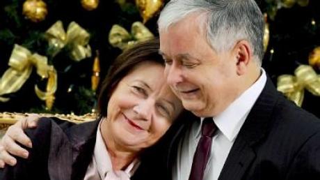 Lech Kaczynski und seine Ehefrau. Der polnische Ministerpräsident starb jetzt bei einem Flugzeugabsturz in Russland. Bild: dpa