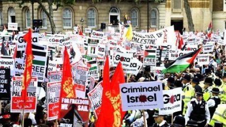 Auch in London demonstrierten Tausende gegen die israelische Erstürmung der Hilfsflotte für den Gazastreifen.