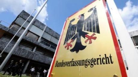 Karlsruhe lehnt Eilantrag gegen Euro-Rettungspaket ab